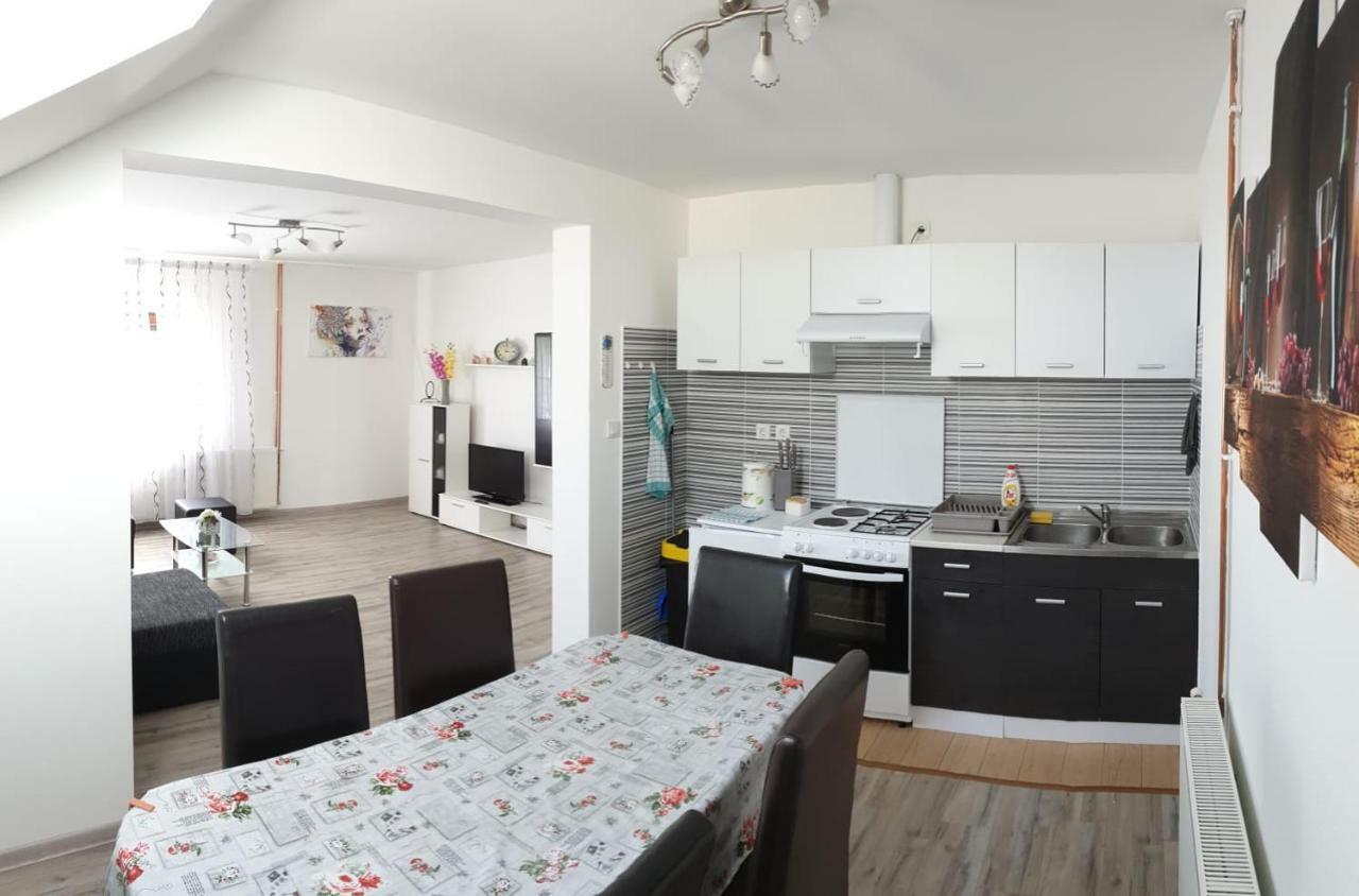 Apartman Majetic Otočac Exterior foto